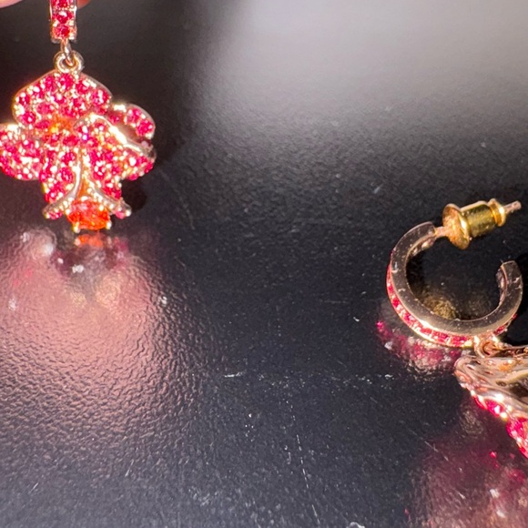 Kate Spade Scarlet Blooms Rose Huggies NWOT - Picture 9 of 14